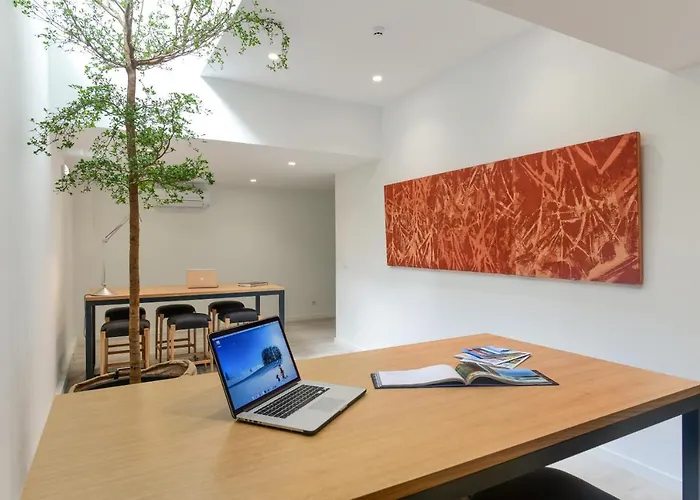 Oscar Concept Aparthotel 4*