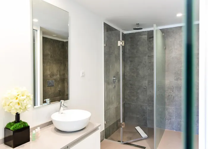 Oscar Concept Aparthotel 4*